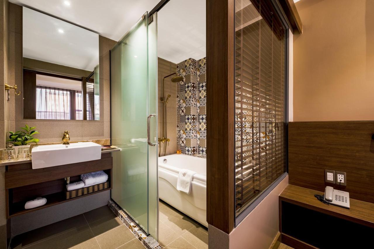 Sunflower Luxury Hotel Ho-Chi-Minh-Stadt Exterior foto