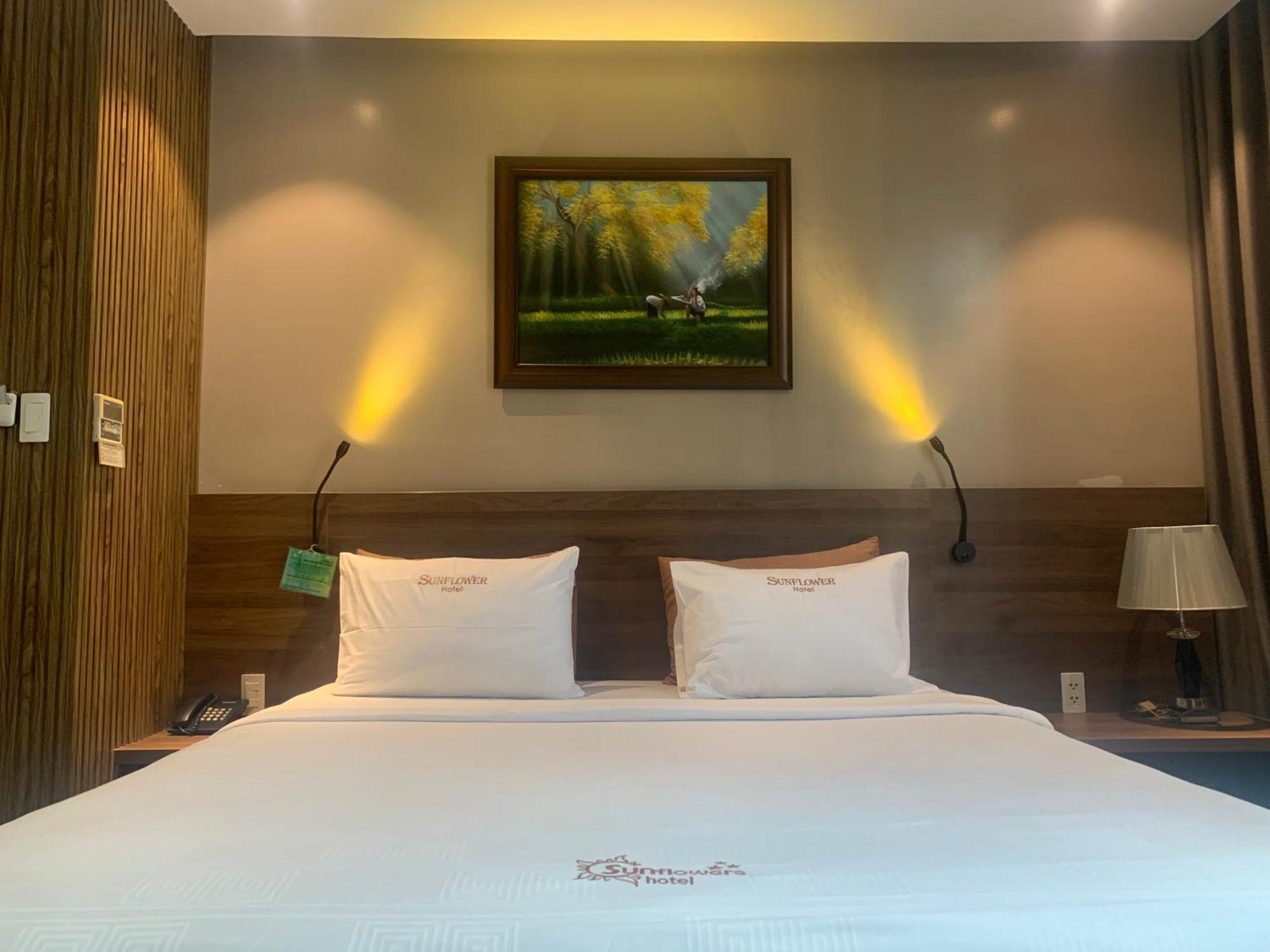 Sunflower Luxury Hotel Ho-Chi-Minh-Stadt Exterior foto
